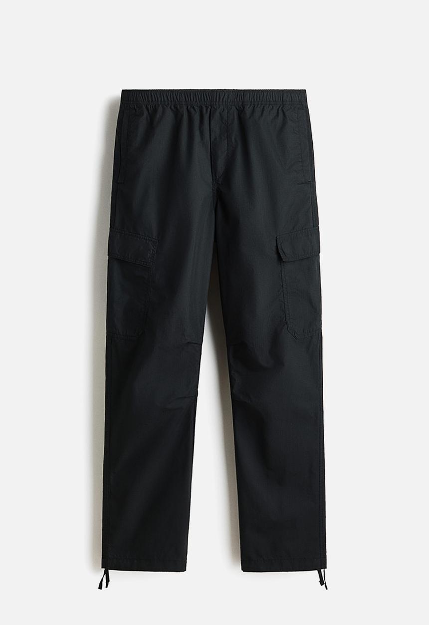 H&M - Regular fit cargo trousers - black