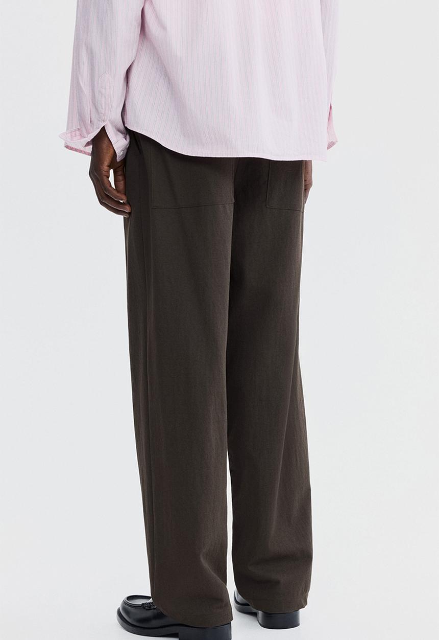H&M - Regular fit cotton-blend trousers - dark brown
