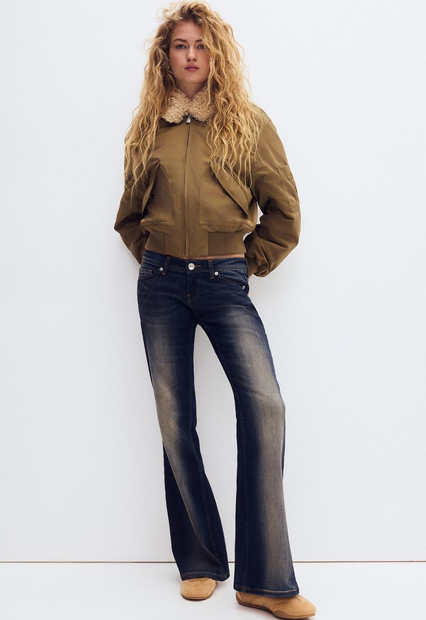 H&M - Flared Leg Ultra Low Waist Jeans - dark denim blue - 1331778001