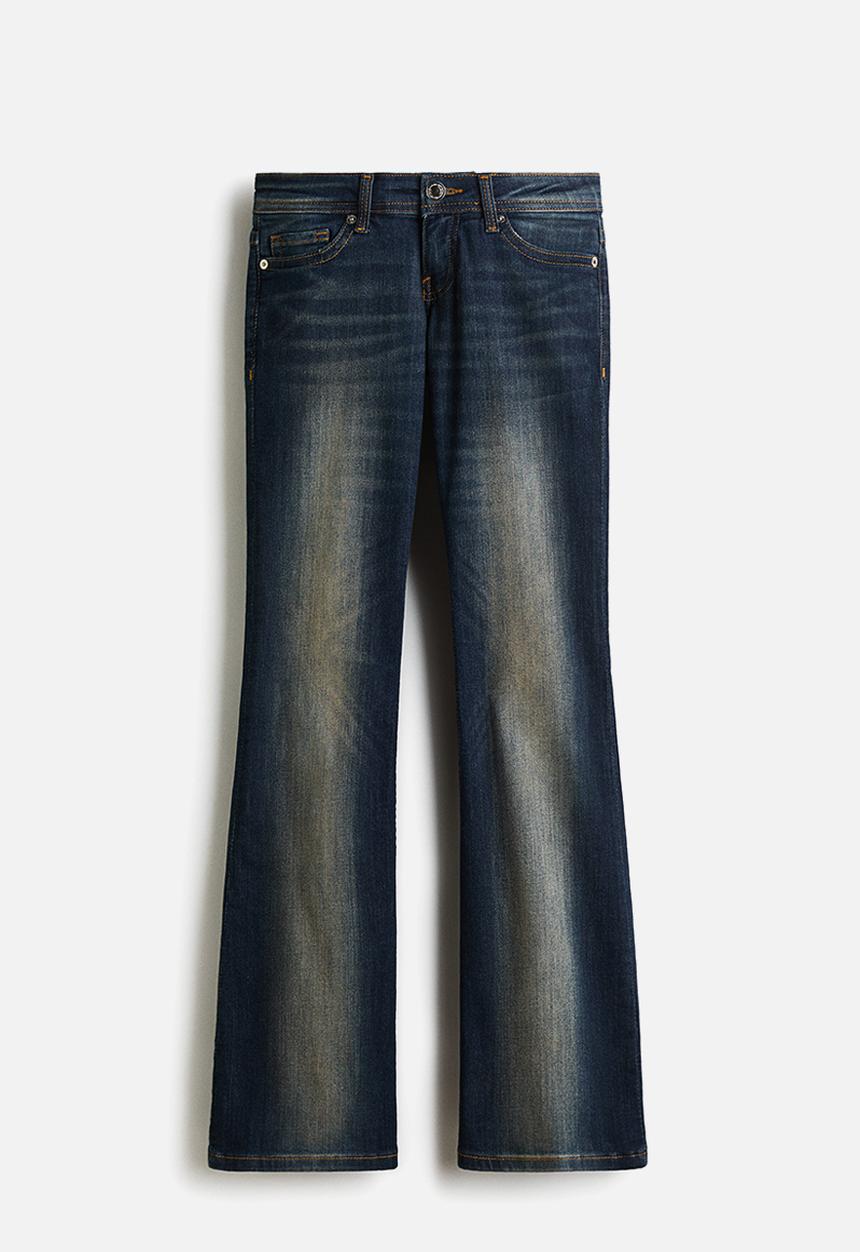 H&M - Flared Leg Ultra Low Waist Jeans - dark denim blue - 1331778001