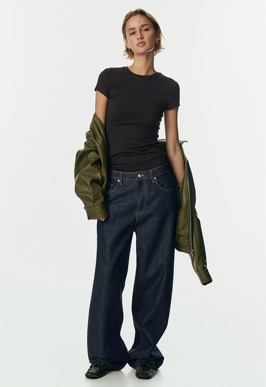 H&M - Fitted microfibre t-shirt - dark brown