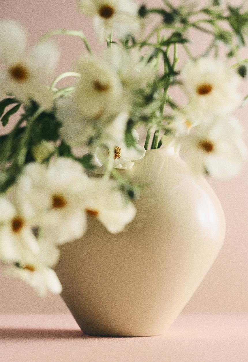 H&M - Large irregular stoneware vase - light yellow