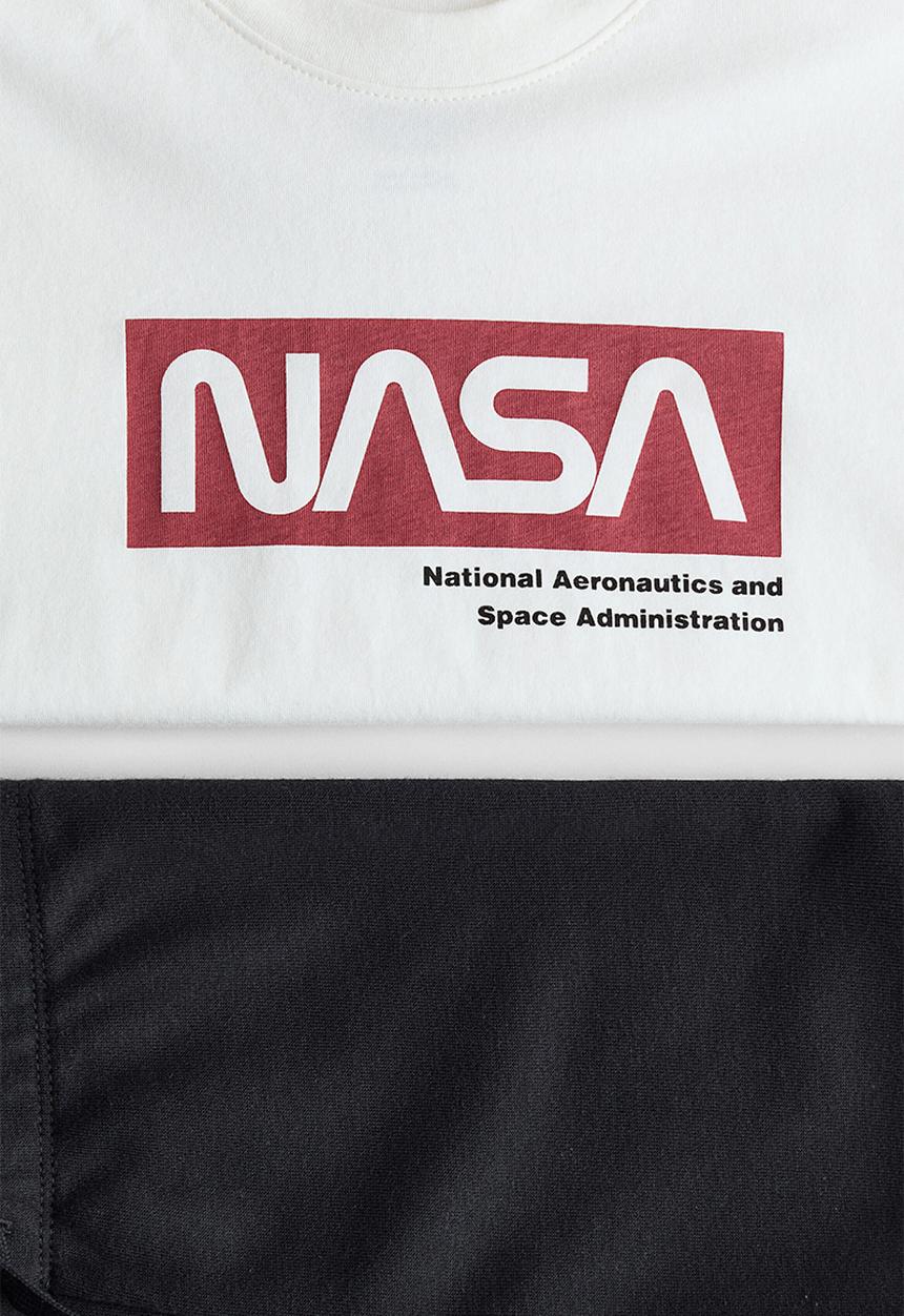 H&M - 2-piece t-shirt and sweatshorts set - white/nasa