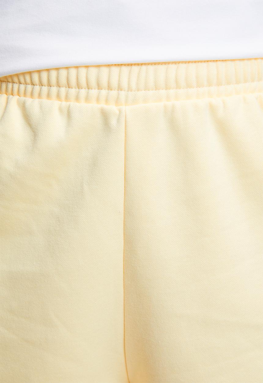 adidas Originals - Ess Shorts W S26 - Warm Vanilla
