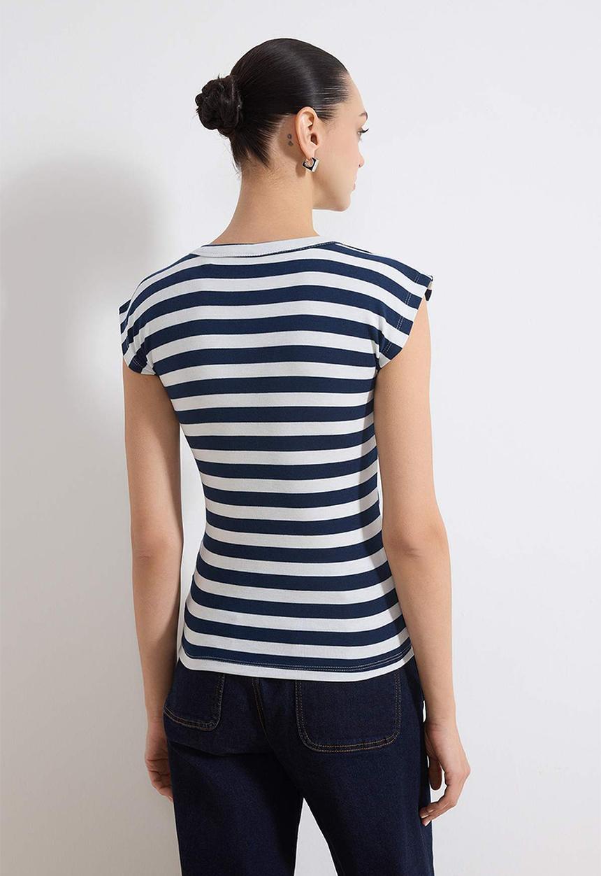 Trendyol - Fitted Viscose Knit Blouse with Balloon Sleeves - Multicolour