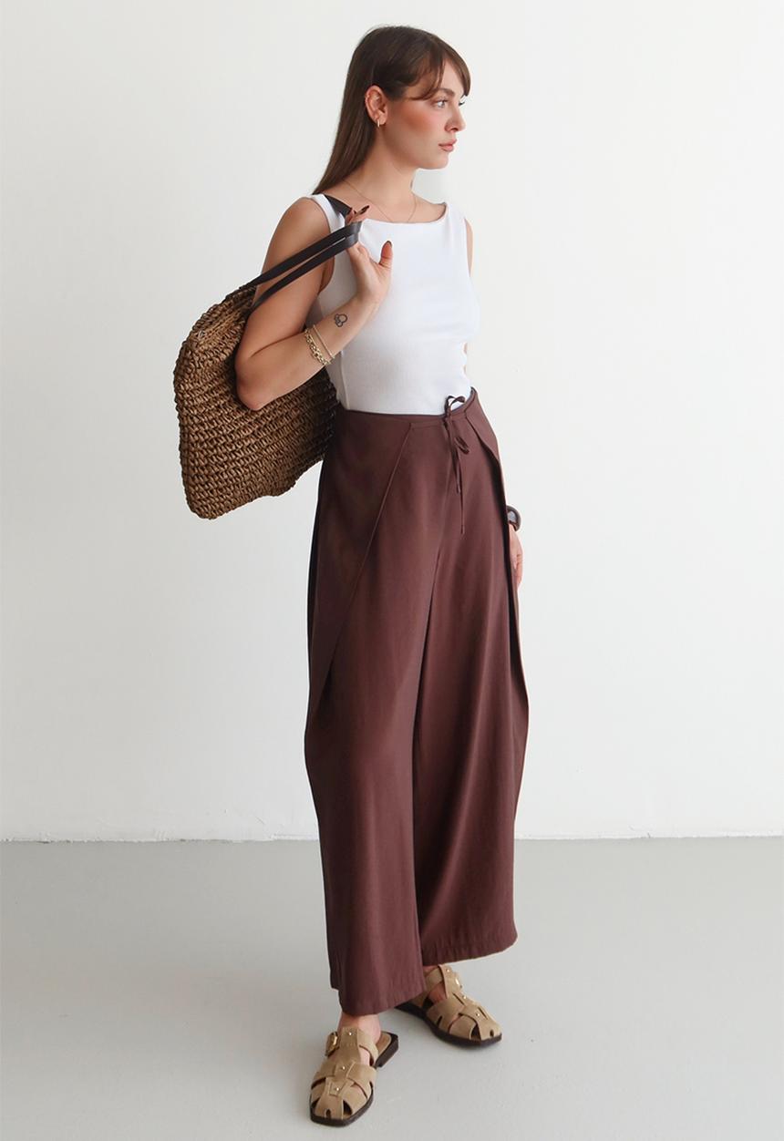 Trendyol - Wide-Leg Trousers with Closure Detail - Brown
