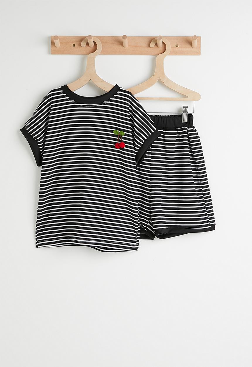 Pop Candy - Tee and shorts - black stripes