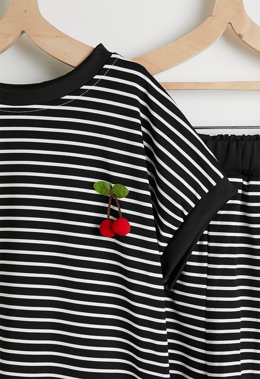 Pop Candy - Tee and shorts - black stripes