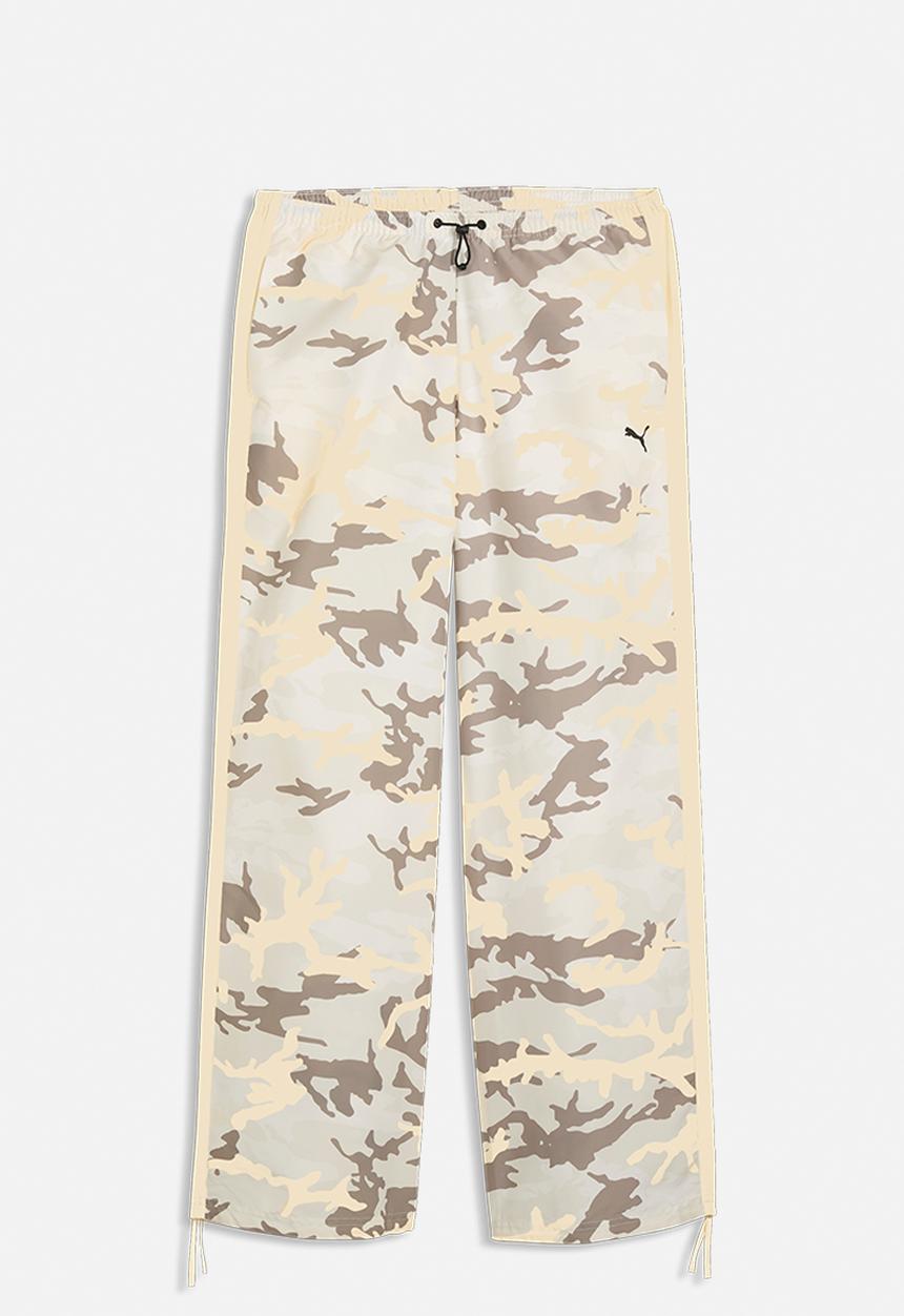 PUMA - Street Glam Relaxed Camo Woven Pants Op - Buttercream-Aop