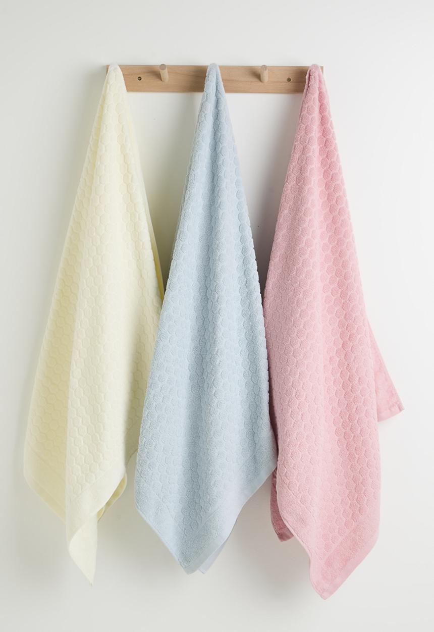 Pop Candy - Honeycomb pattern bath towel - blue