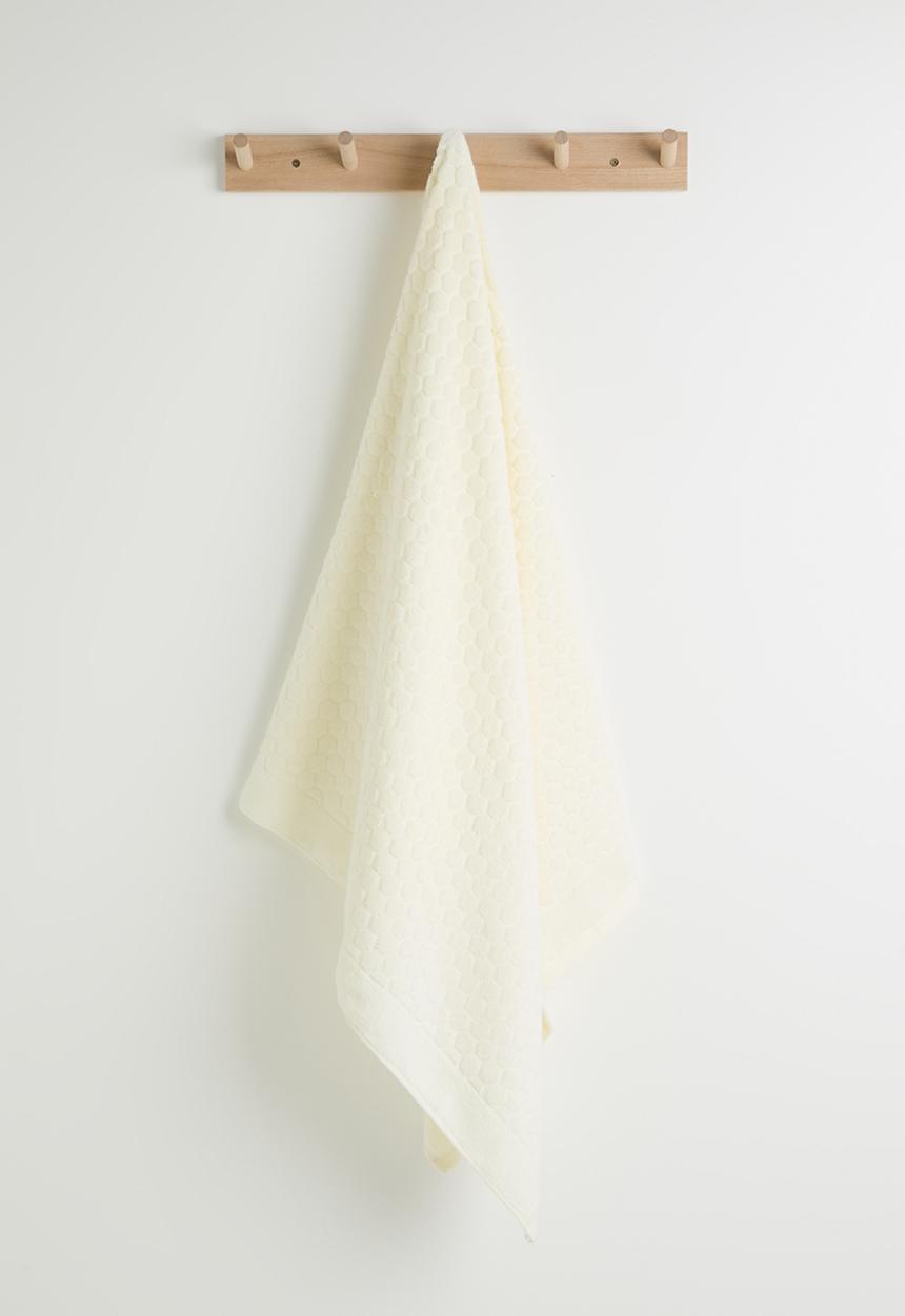 Pop Candy - Honeycomb pattern bath towel - pale yellow