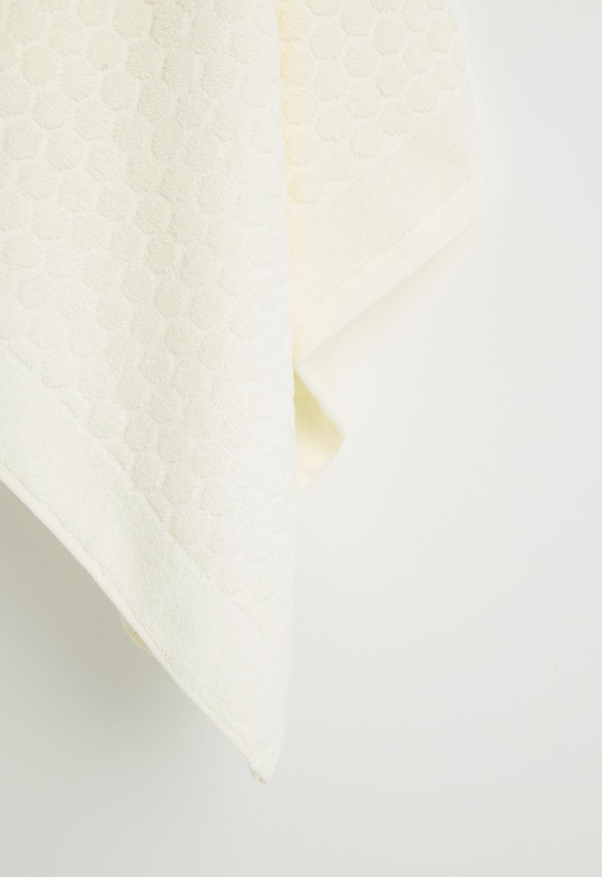 Pop Candy - Honeycomb pattern bath towel - pale yellow