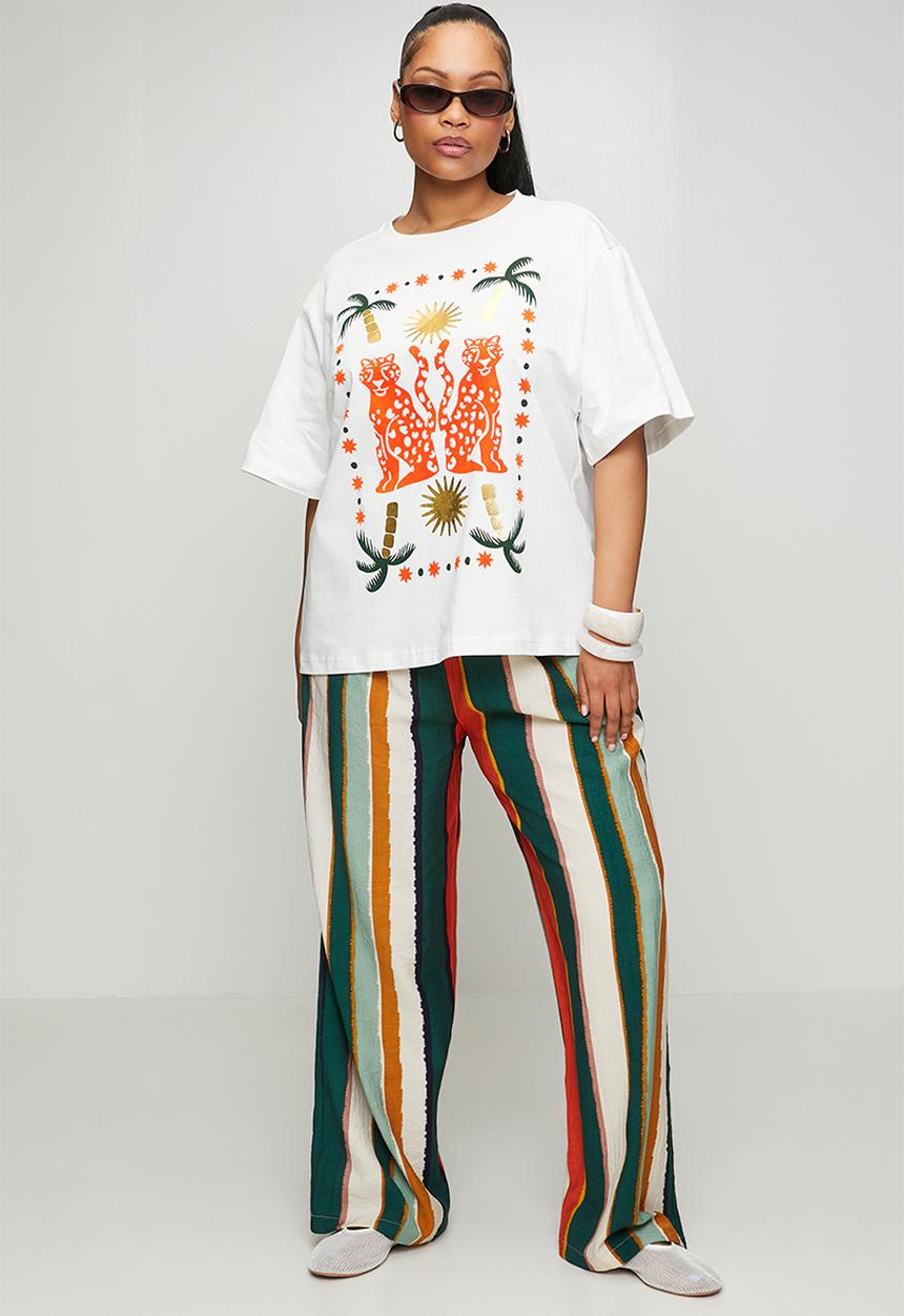 Me&B - Plus Statement Tee With Moroccan Cheetah - White