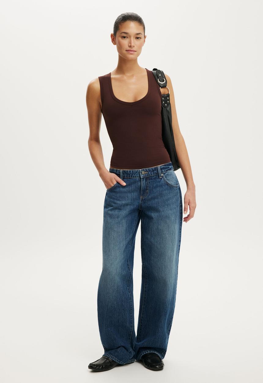Cotton On - Hold Me V Neck Tank - Dark Oak