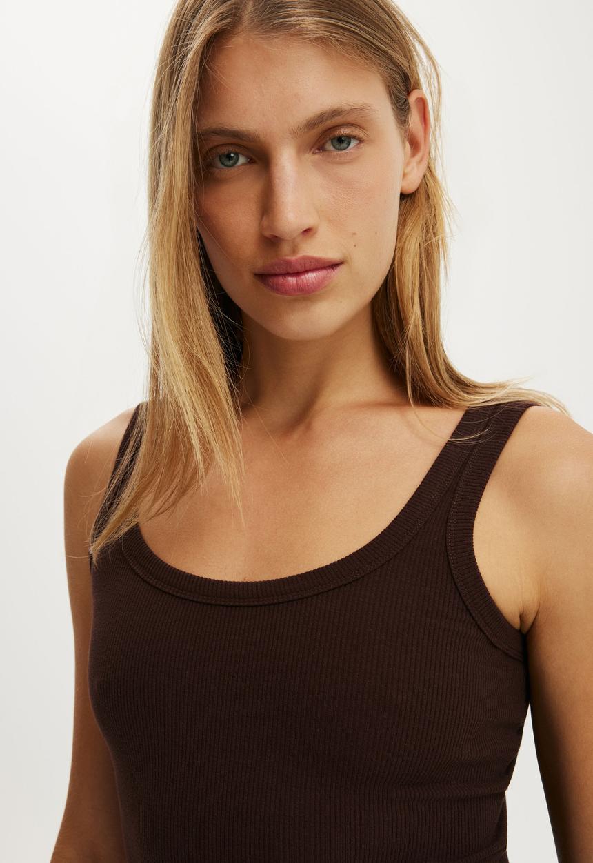 Cotton On - Blake Rib Scoop Tank - Dark Oak