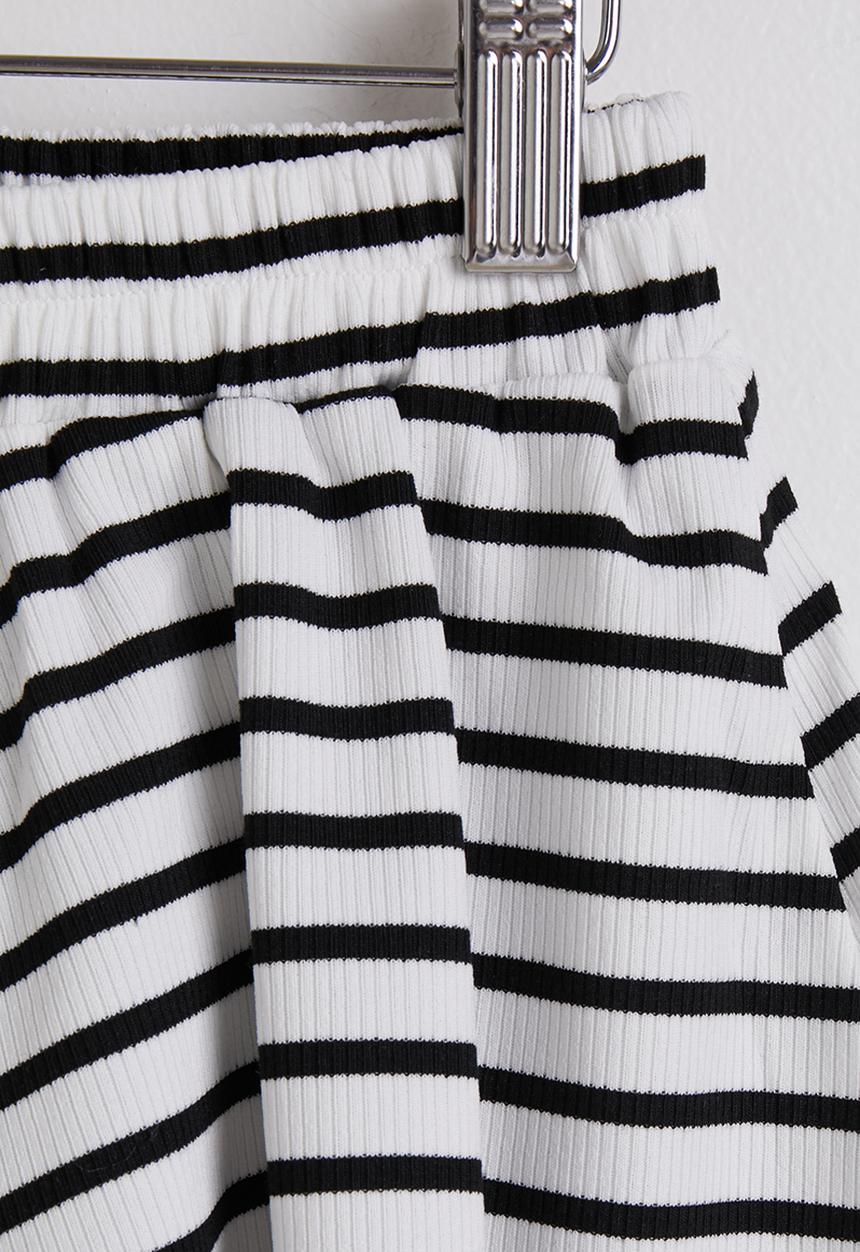 Pop Candy - Sleevless golf shirt & shorts - black stripe