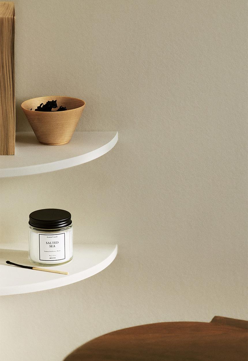 H&M - Scented candle in glass holder - salted sea