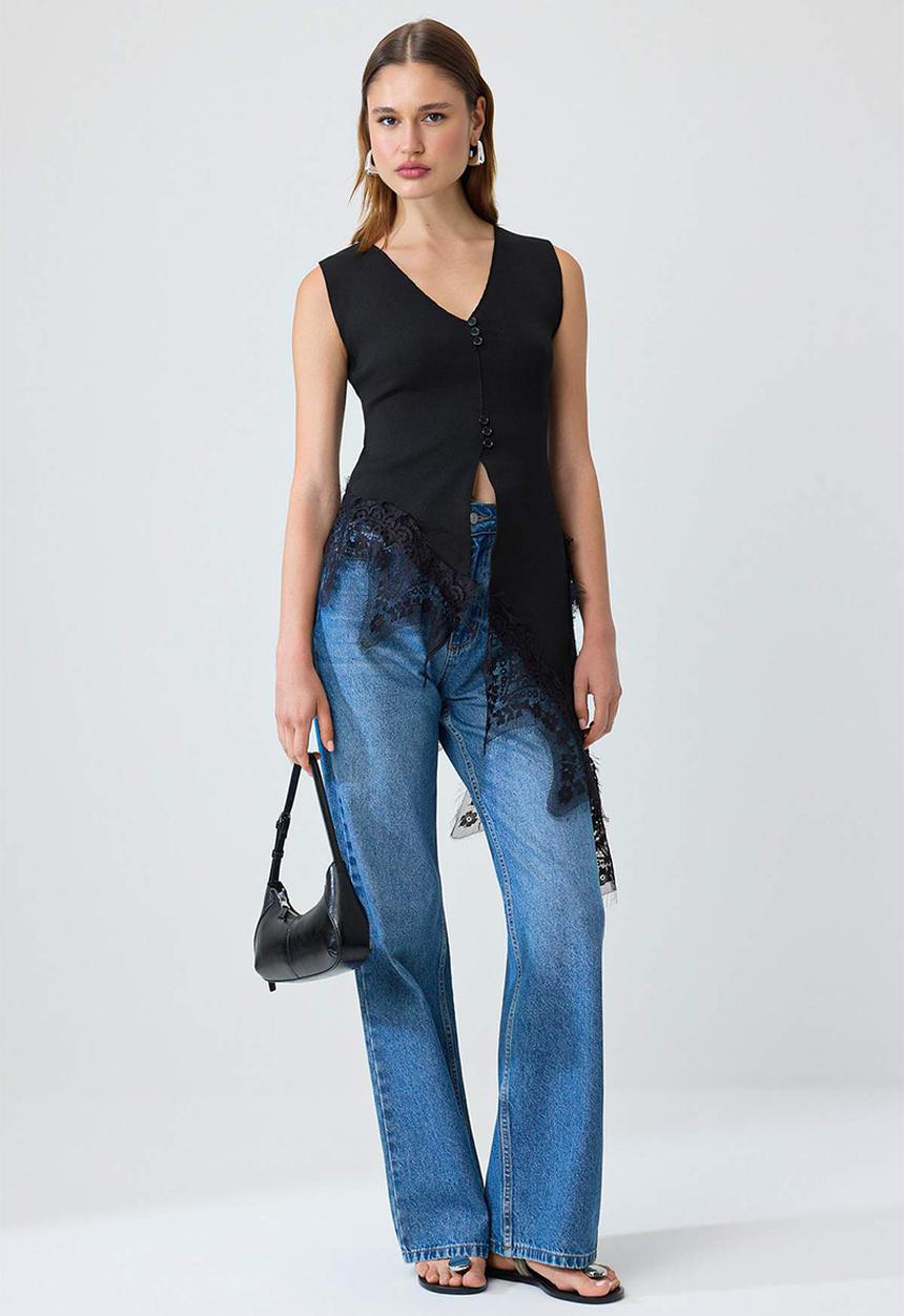 Trendyol - V-Neck Lace Detail Knit Blouse - Black