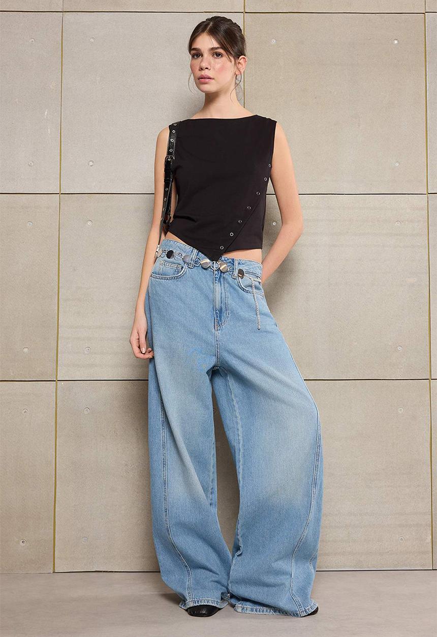 Trendyol - Fitted Sleeveless Cropped Cotton Blouse - Black