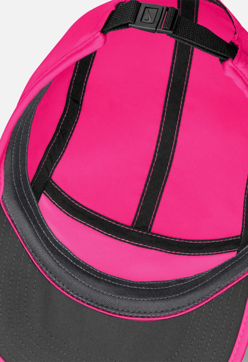 Nike - Dri-FIT swoosh cap - hyper pink