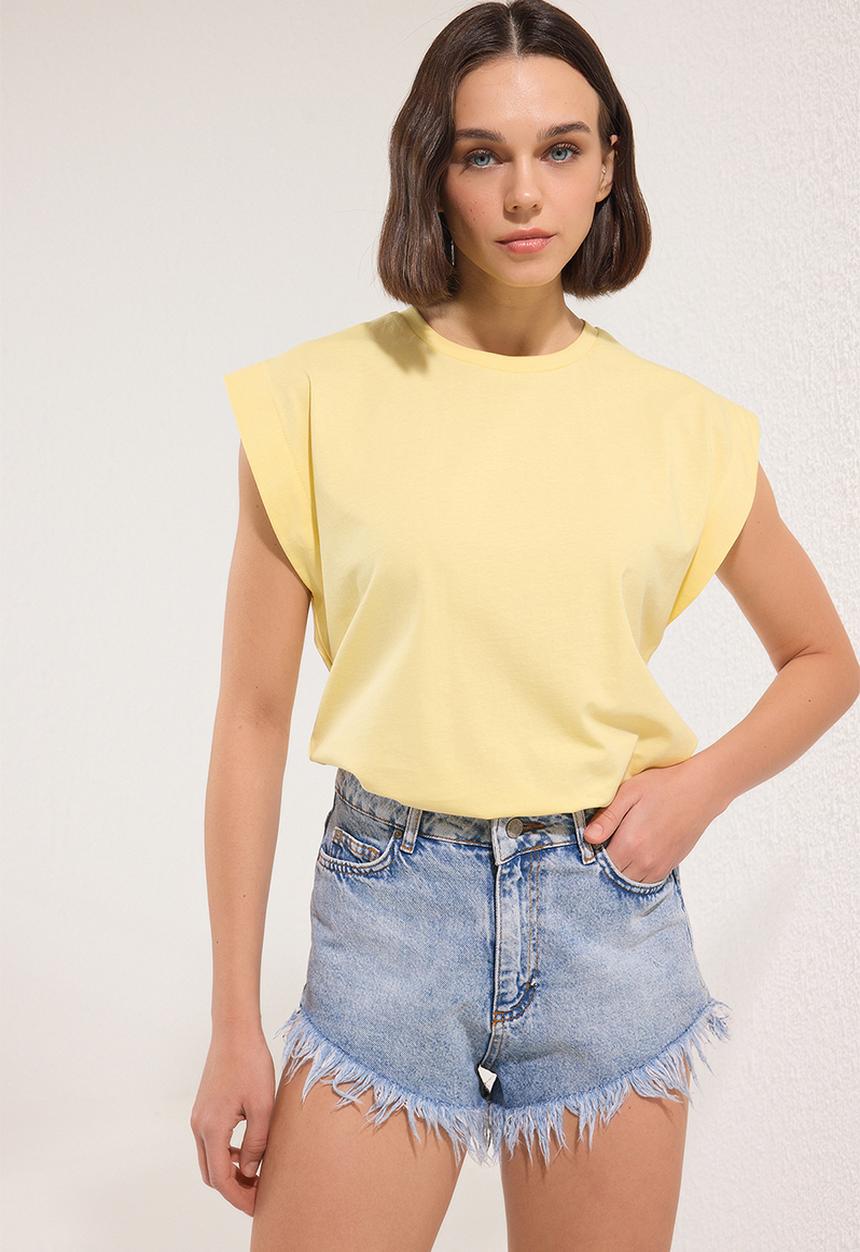 Trendyol - Basic Cotton Crew Neck T-Shirt - Light Yellow