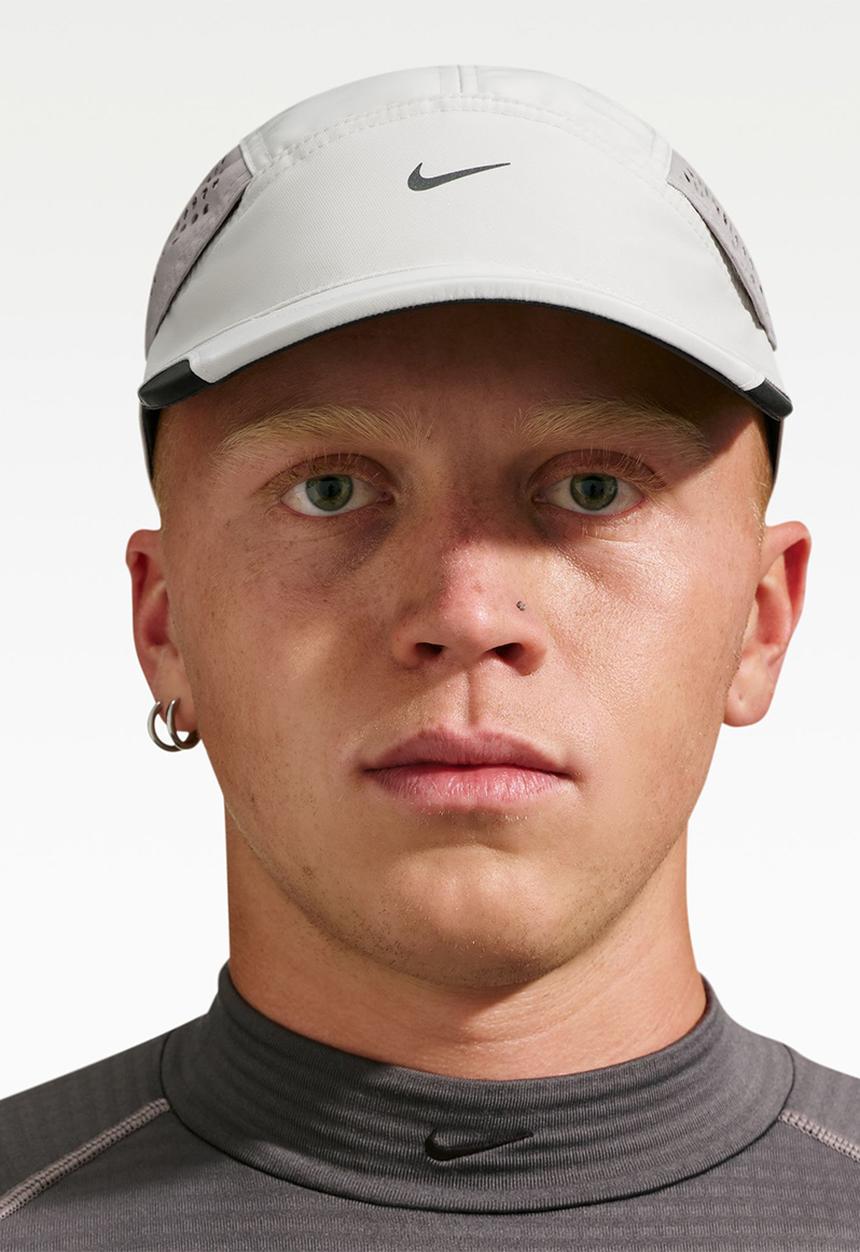 Nike - Nike Flyunstructured Tech Cap - Light Bone/College Grey/Anthracite