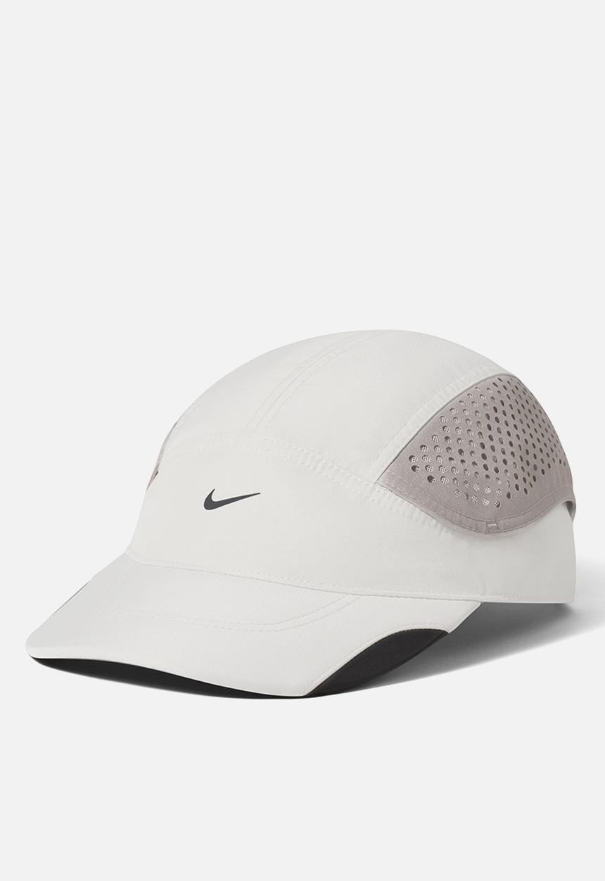Nike - Nike Flyunstructured Tech Cap - Light Bone/College Grey/Anthracite