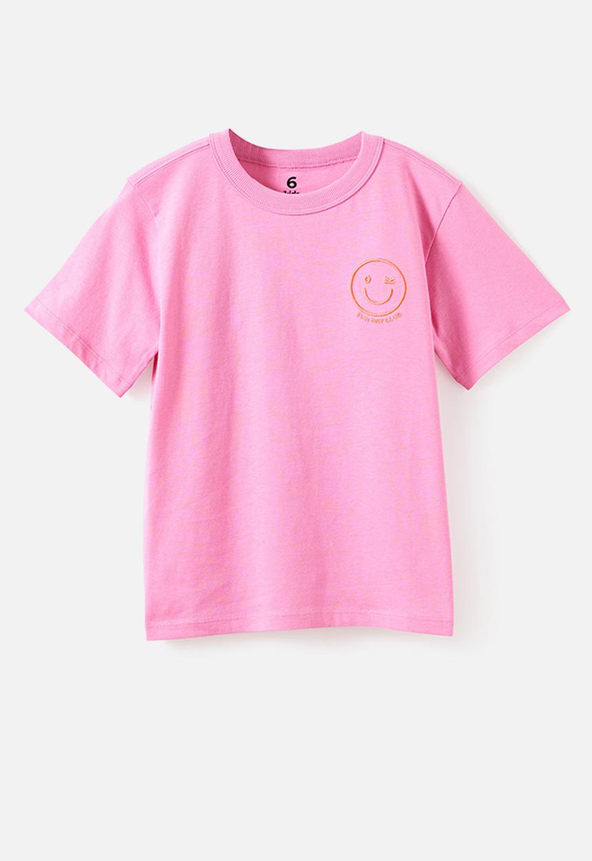 Cotton On - Essential Short Sleeve Graphic Tee - Strawberry Milk Washed/Funday