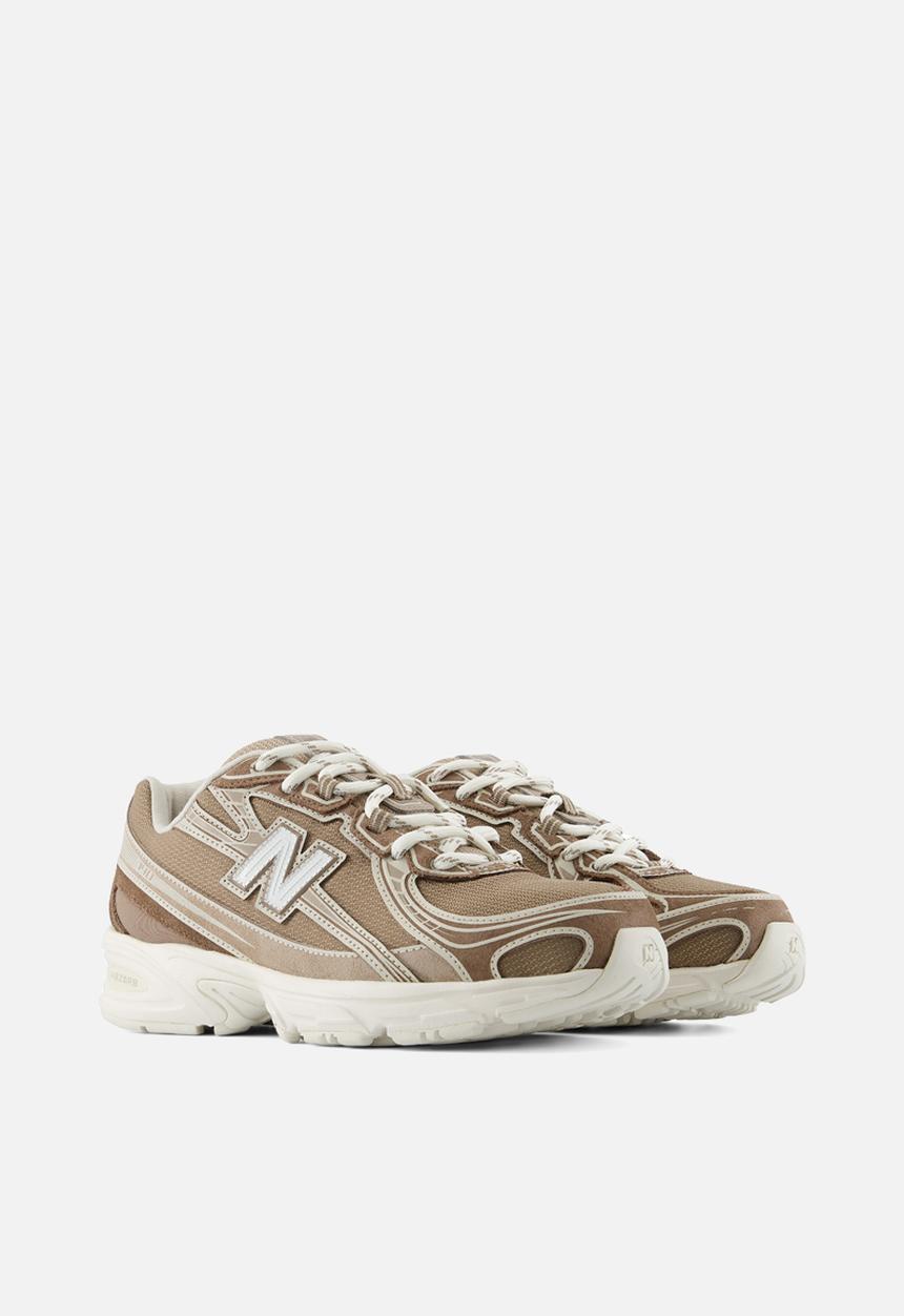 New Balance  - 740 - brown