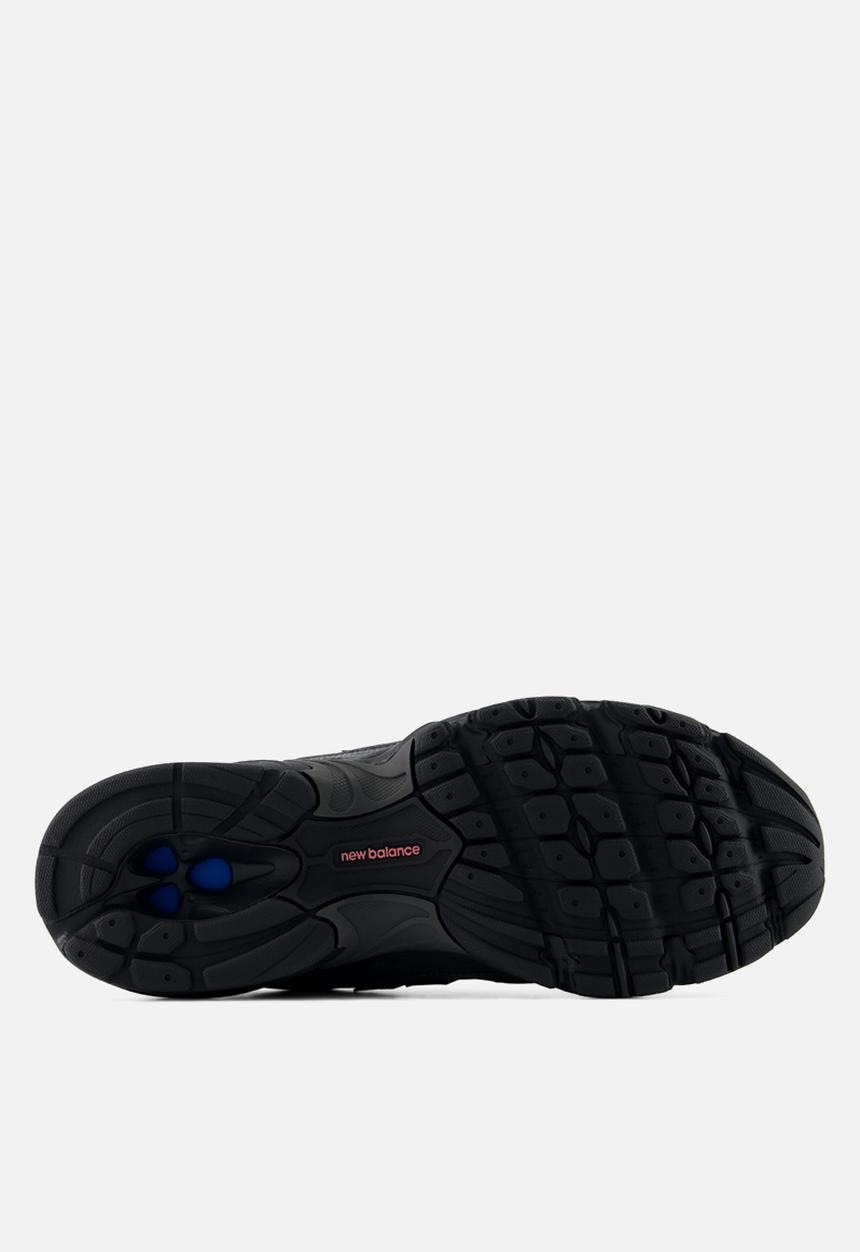New Balance  - 740 - black