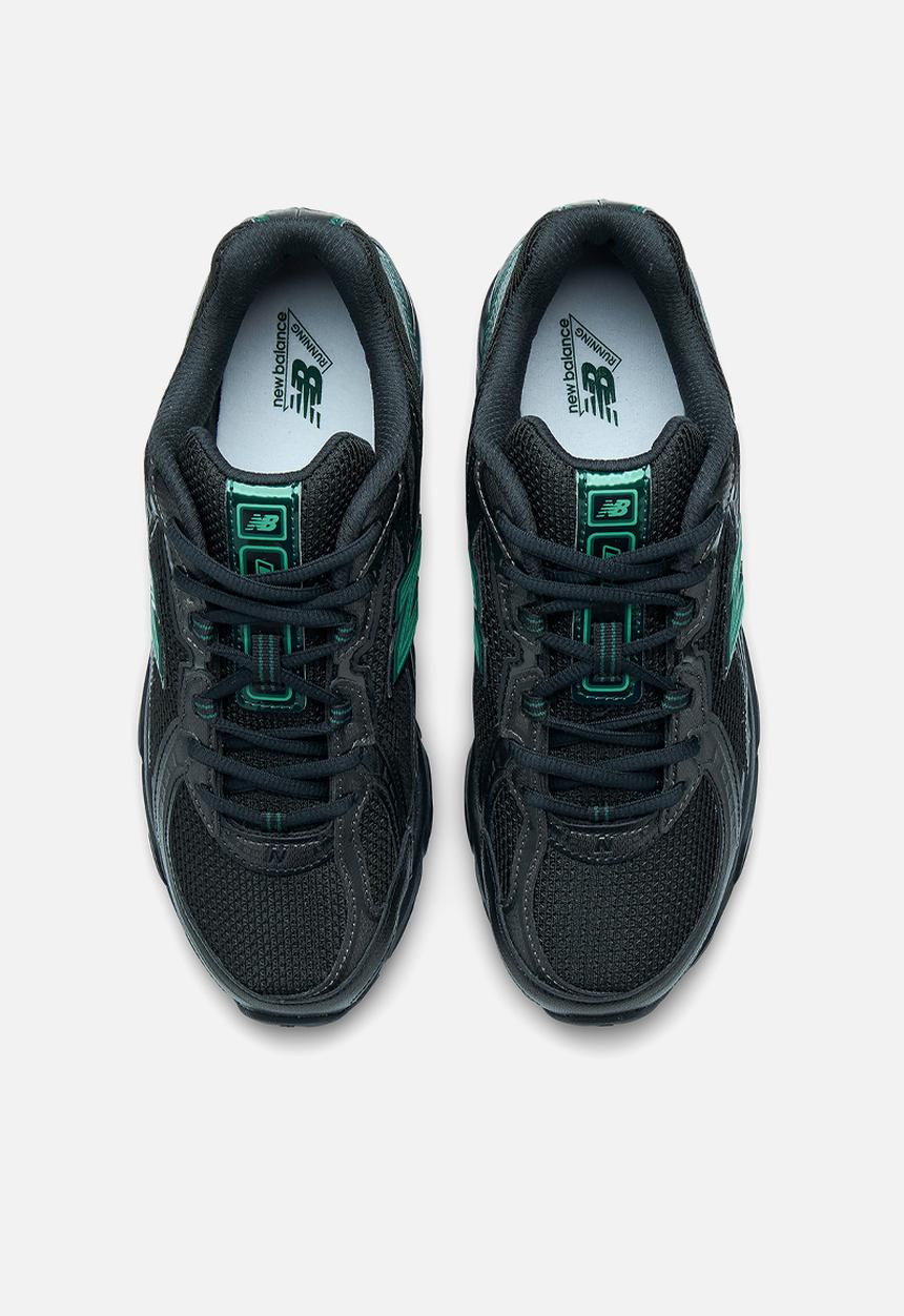 New Balance  - 740 - black