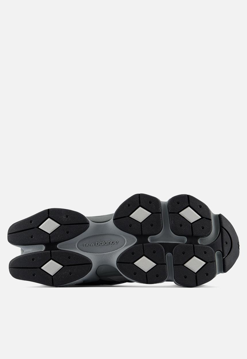 New Balance  - 9060