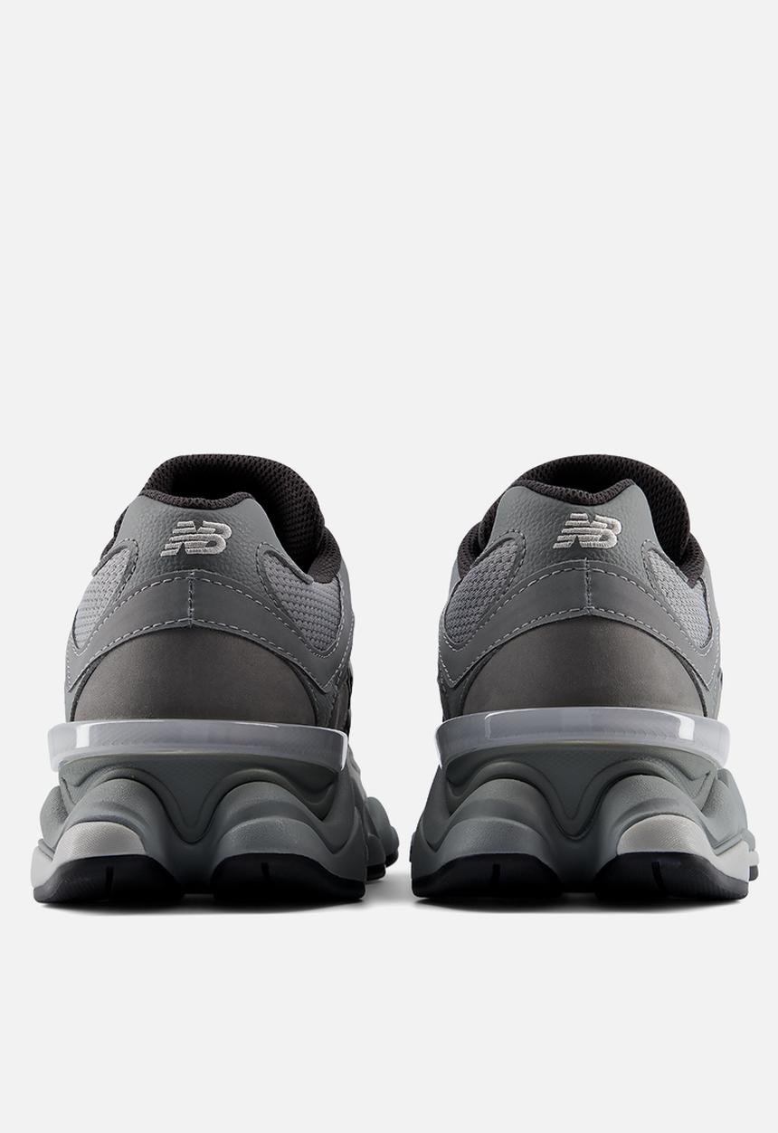 New Balance  - 9060