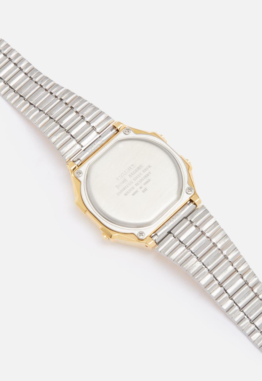 Casio - Digital wrist watch