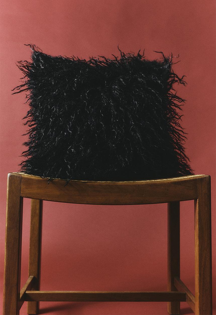 H&M - Fluffy cushion cover - black