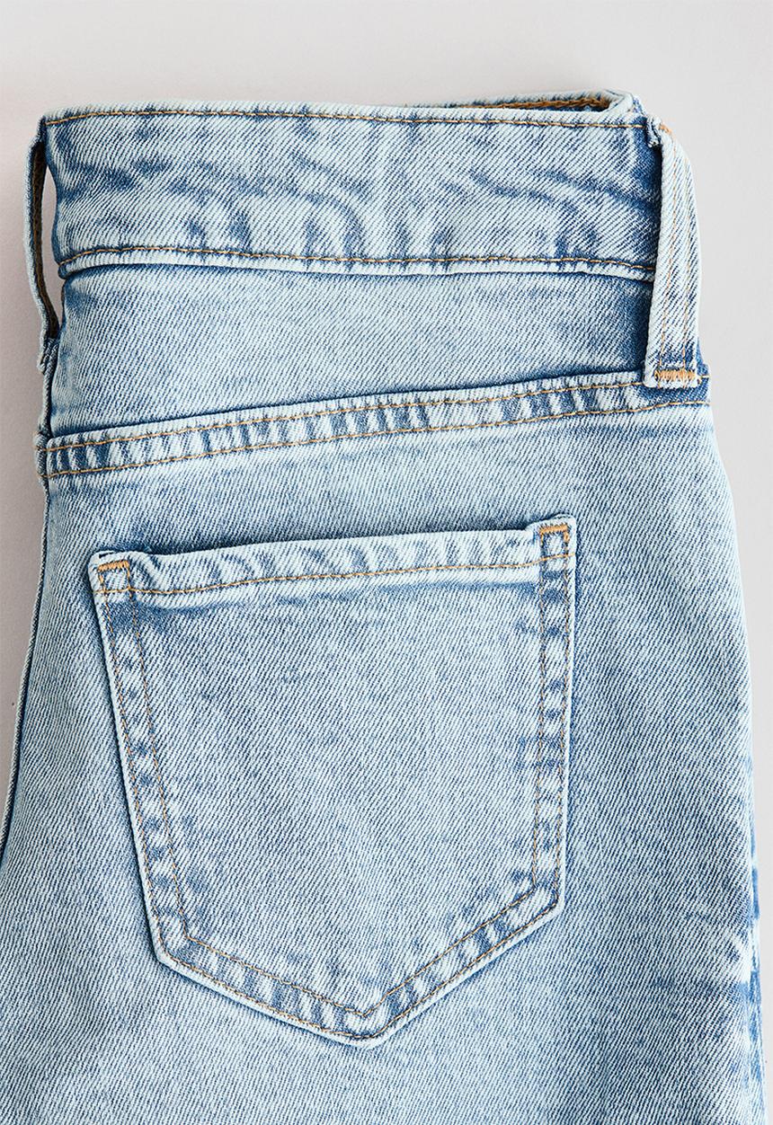 H&M - Baggy fit bootcut leg jeans - light denim blue/floral