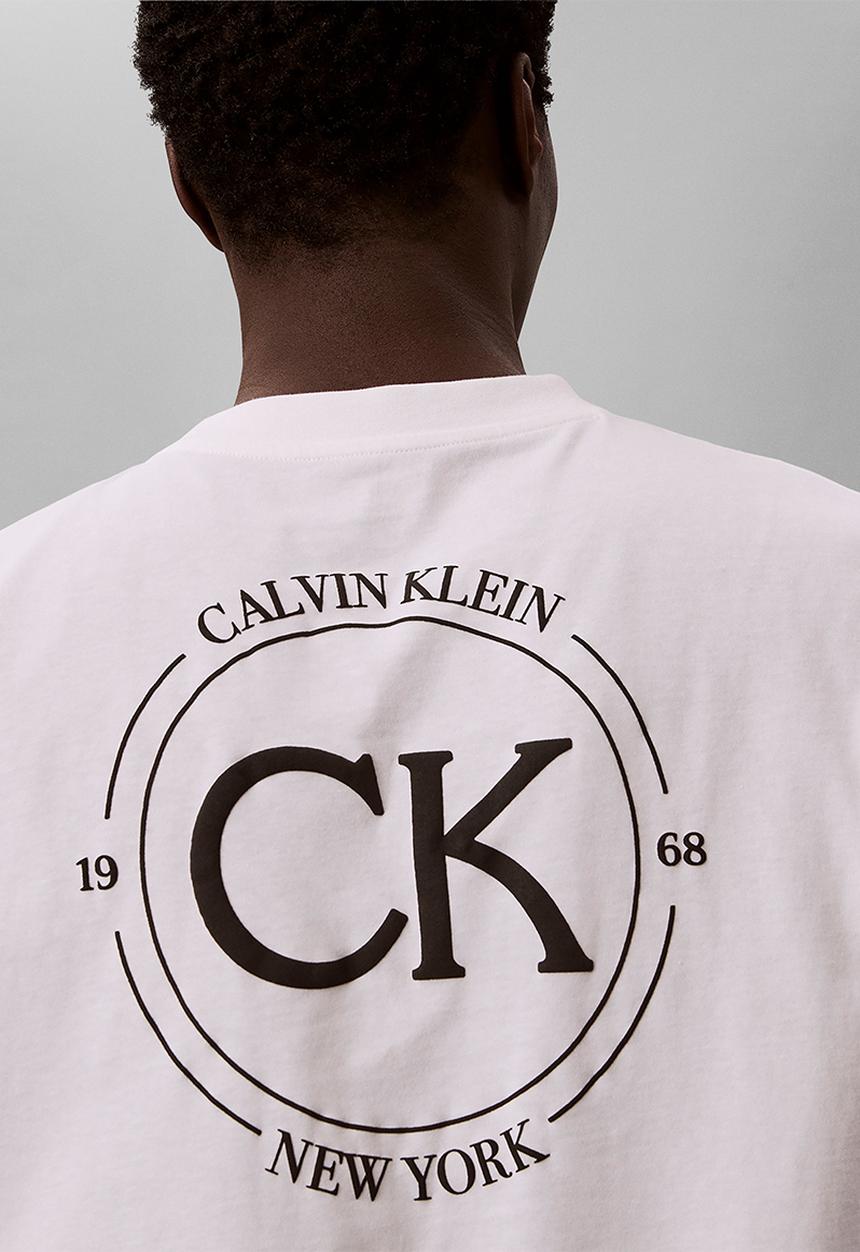 Calvin Klein - 20s april graphic seasonal fashion range - Bright White