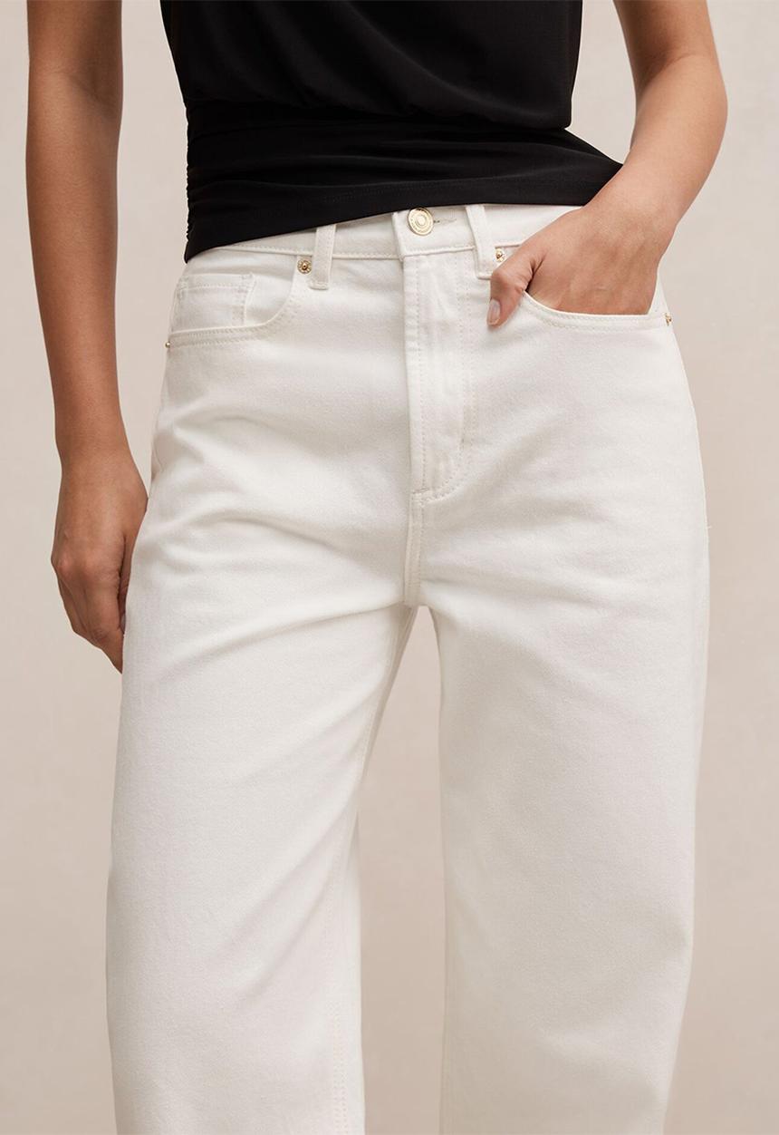 Forever New - Nicki mid-rise straight jeans in off white