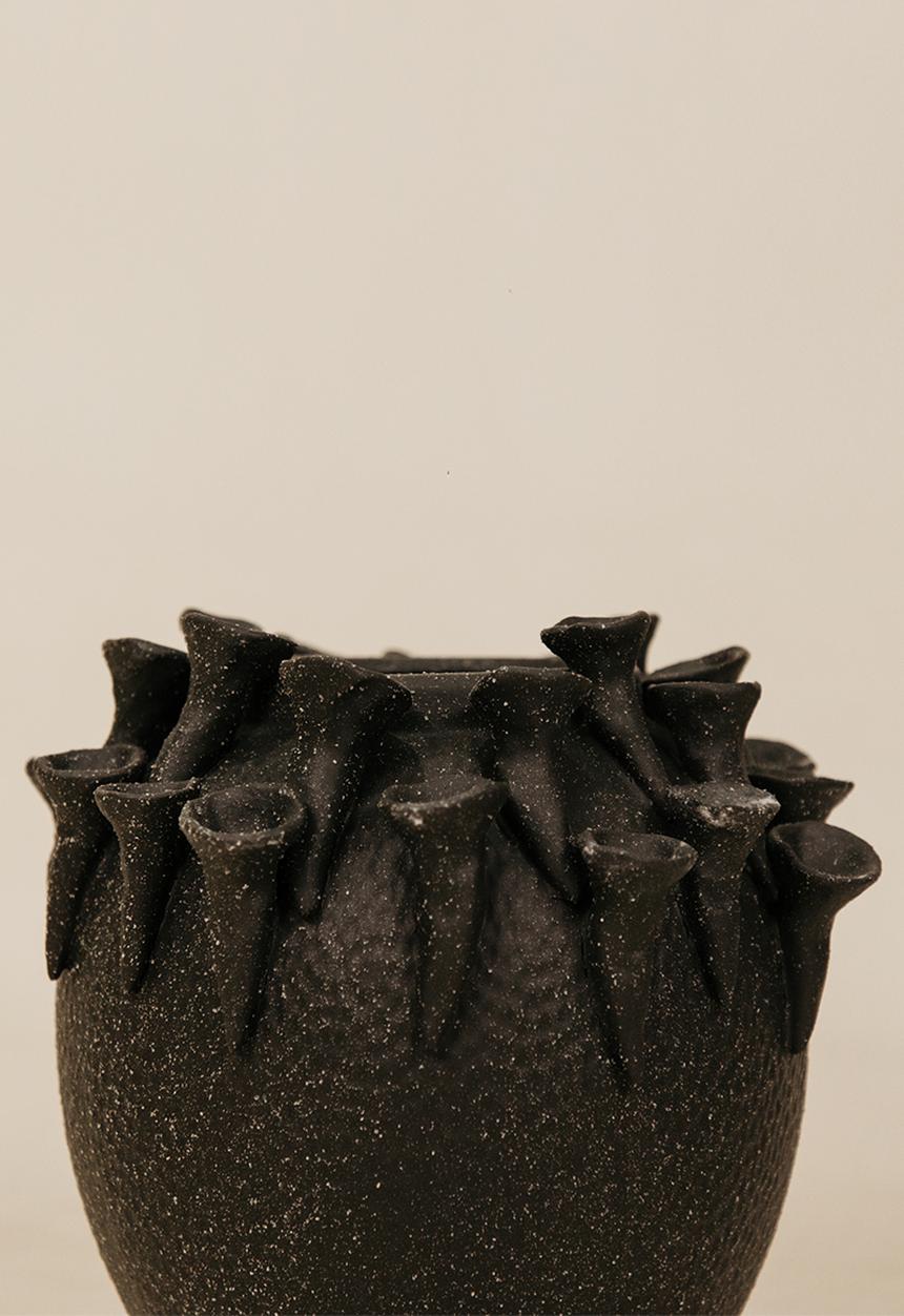 Noha - Kira Vase - Charcoal