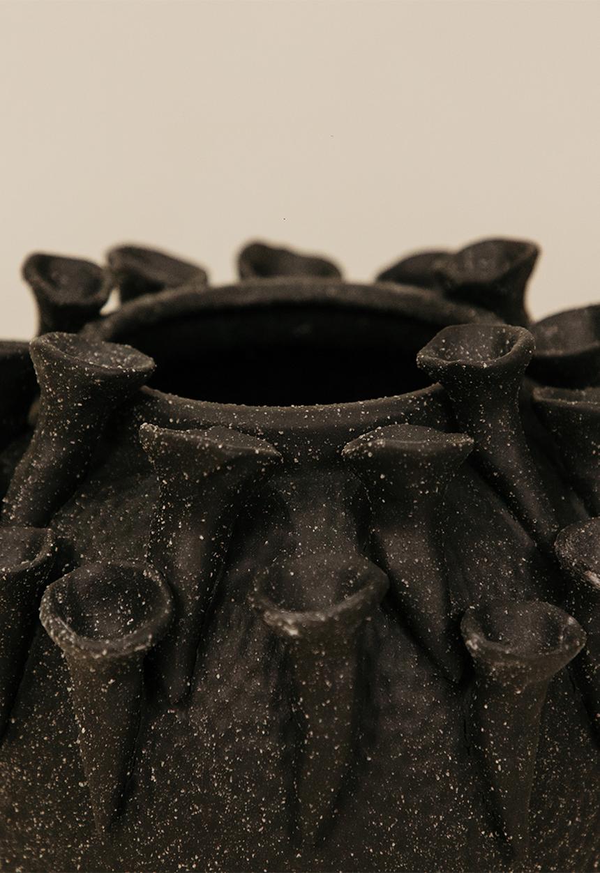 Noha - Kira Vase - Charcoal