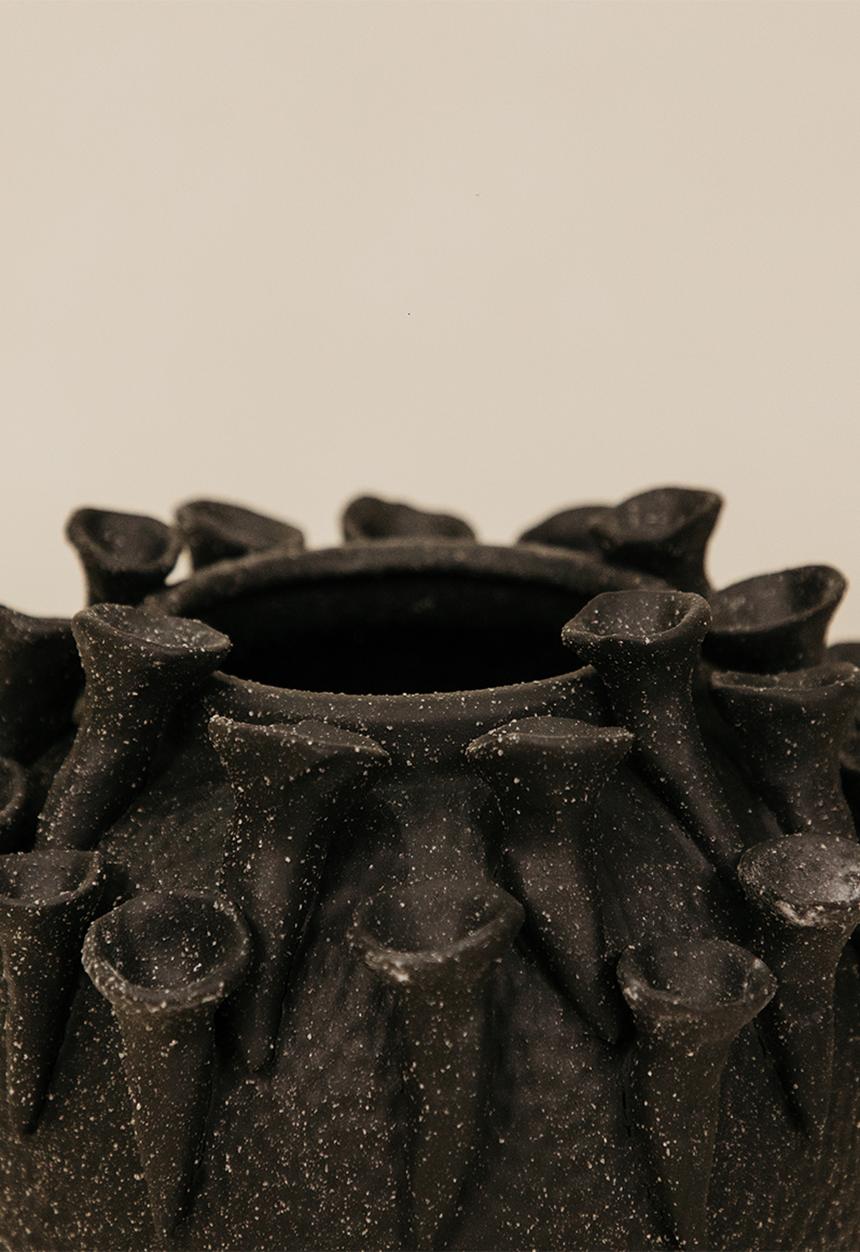 Noha - Kira Vase - Charcoal