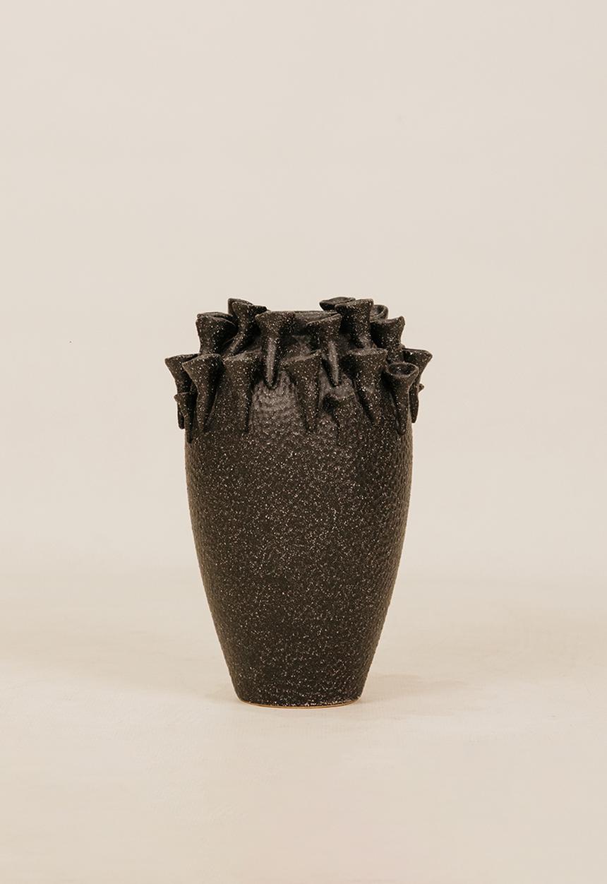 Noha - Kora Vase Medium - Charcoal