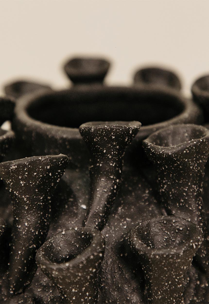Noha - Kora Vase Medium - Charcoal