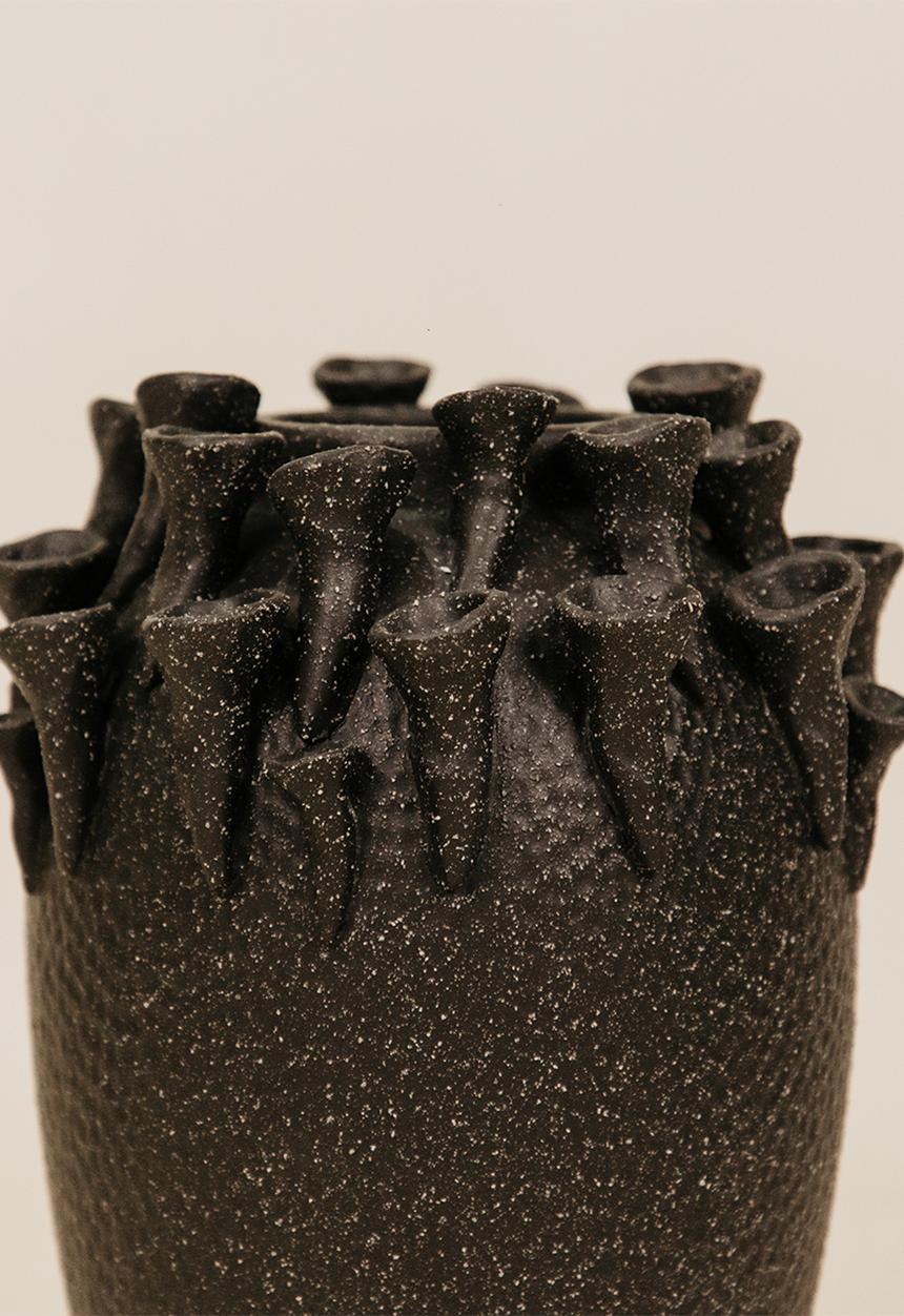 Noha - Kora Vase Medium - Charcoal