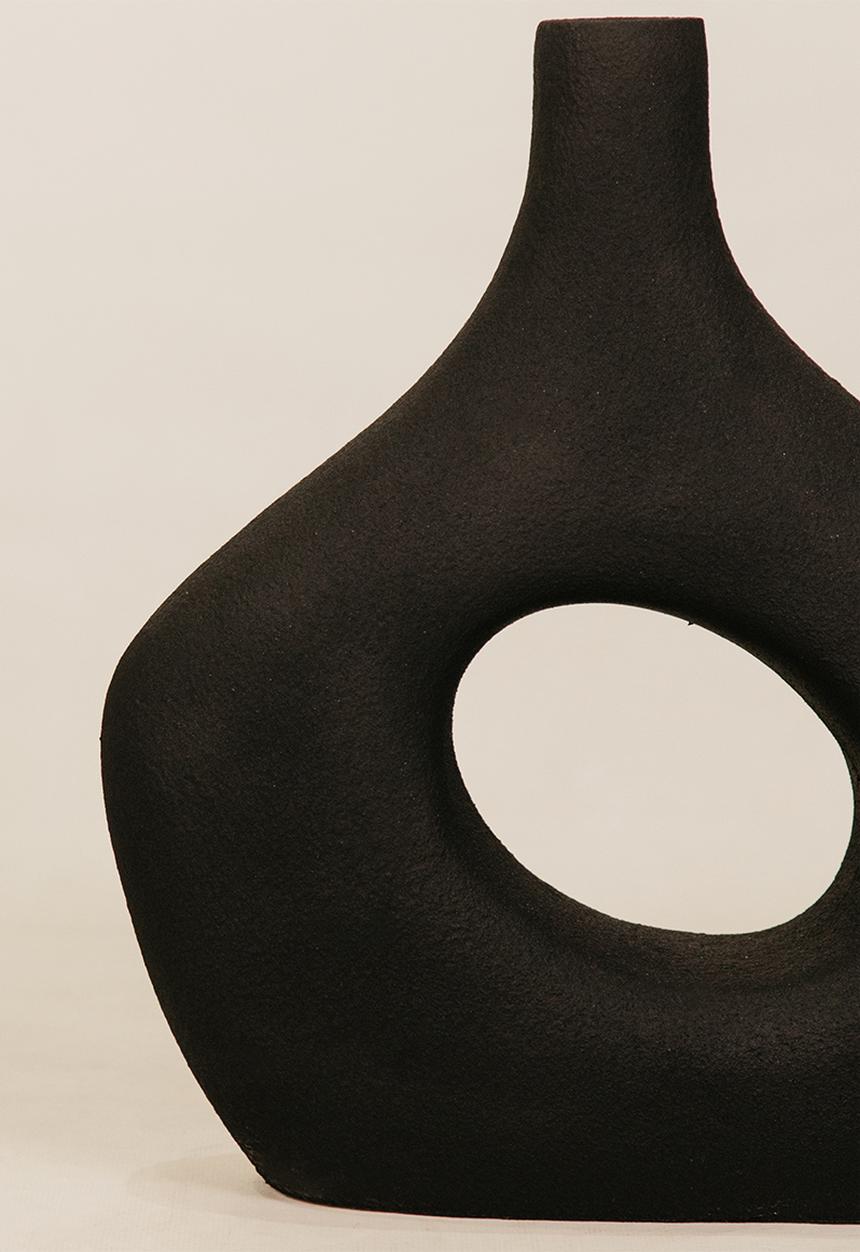 Noha - Meru Vase - Black