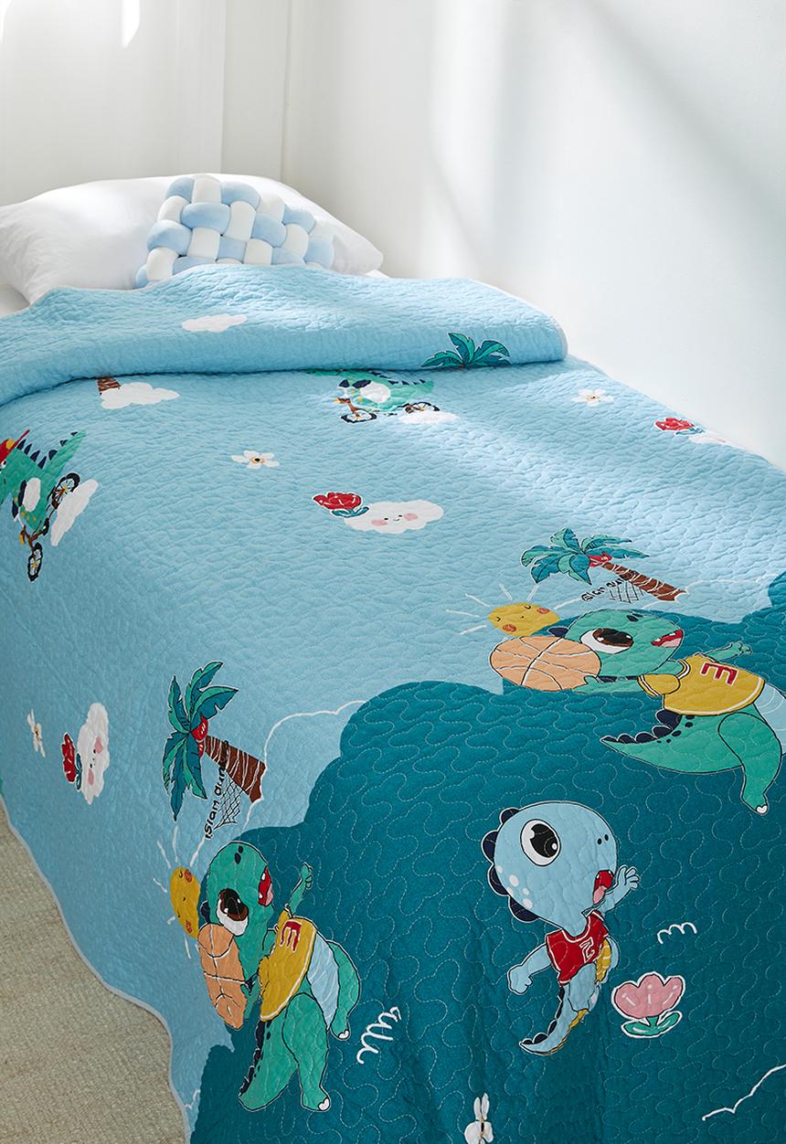 Pop Candy - Graphic print quilted coverlet - blue/multi