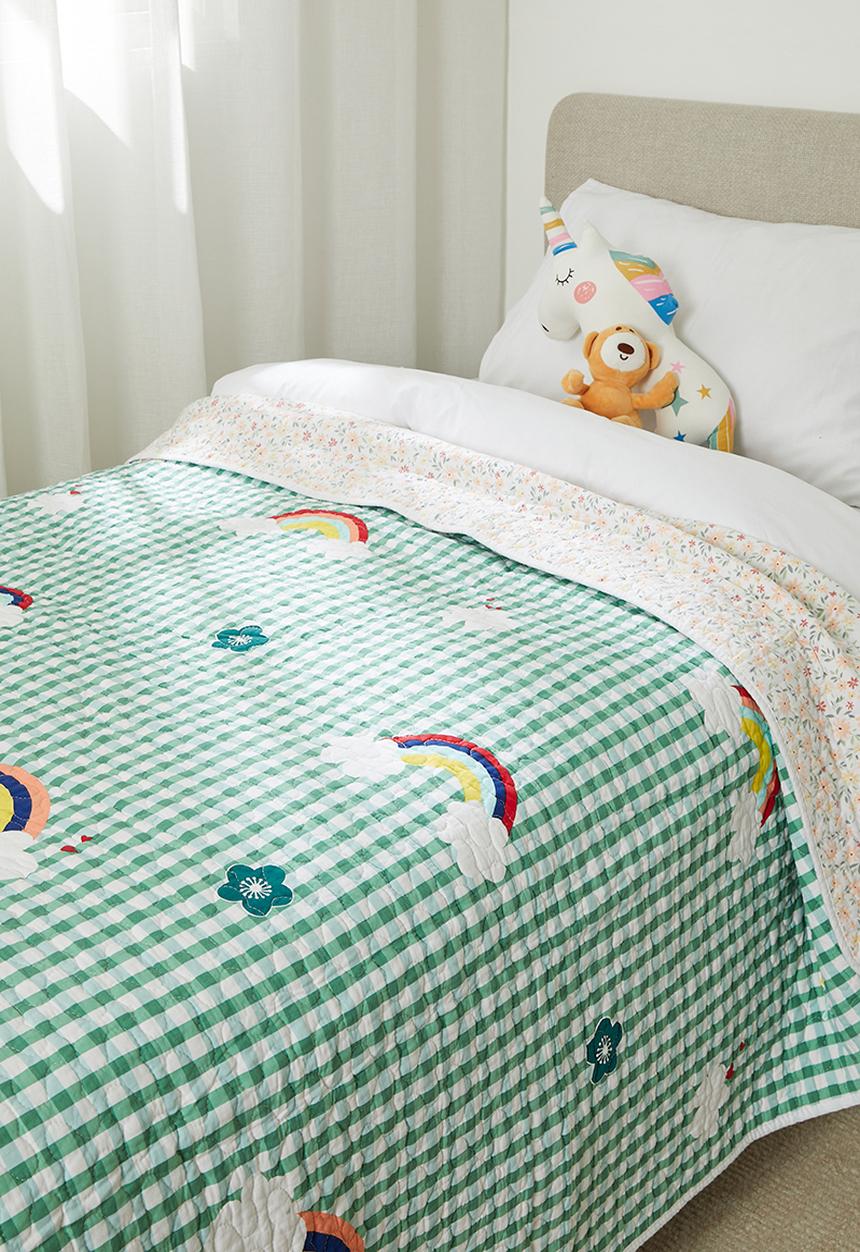 Pop Candy - Gingham quilted coverlet - dark green/rainbow cloud aop