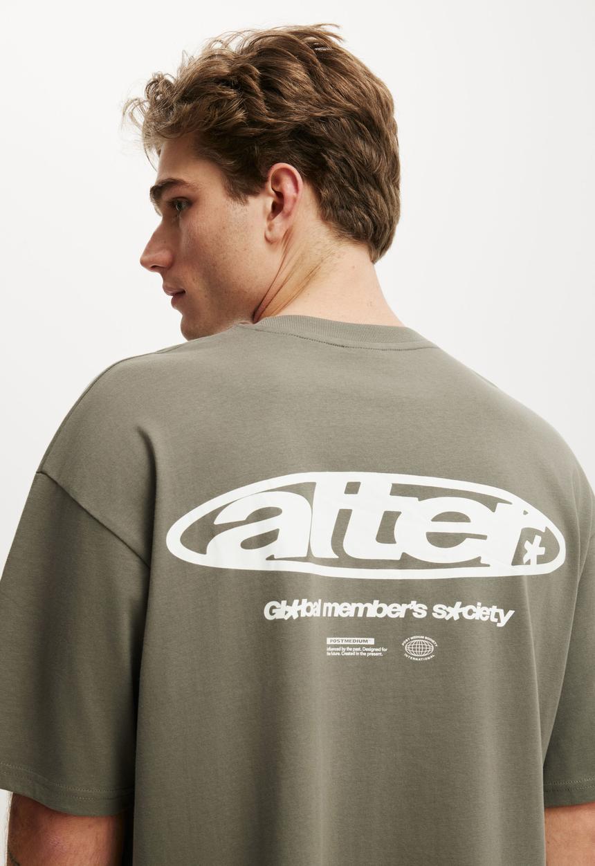 Cotton On - Cropped Fit Graphic T-Shirt-Slate Stone / Alter