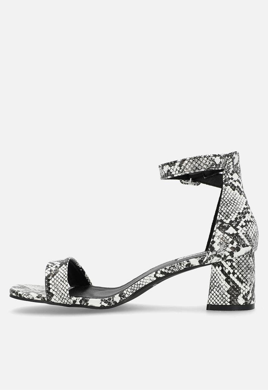 Madison® - Amira 4 open toe ankle strap - black white