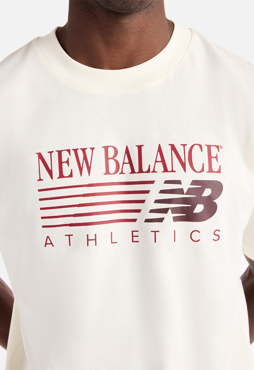 New Balance  - New Balance Reimagined Graphic Tee - white 